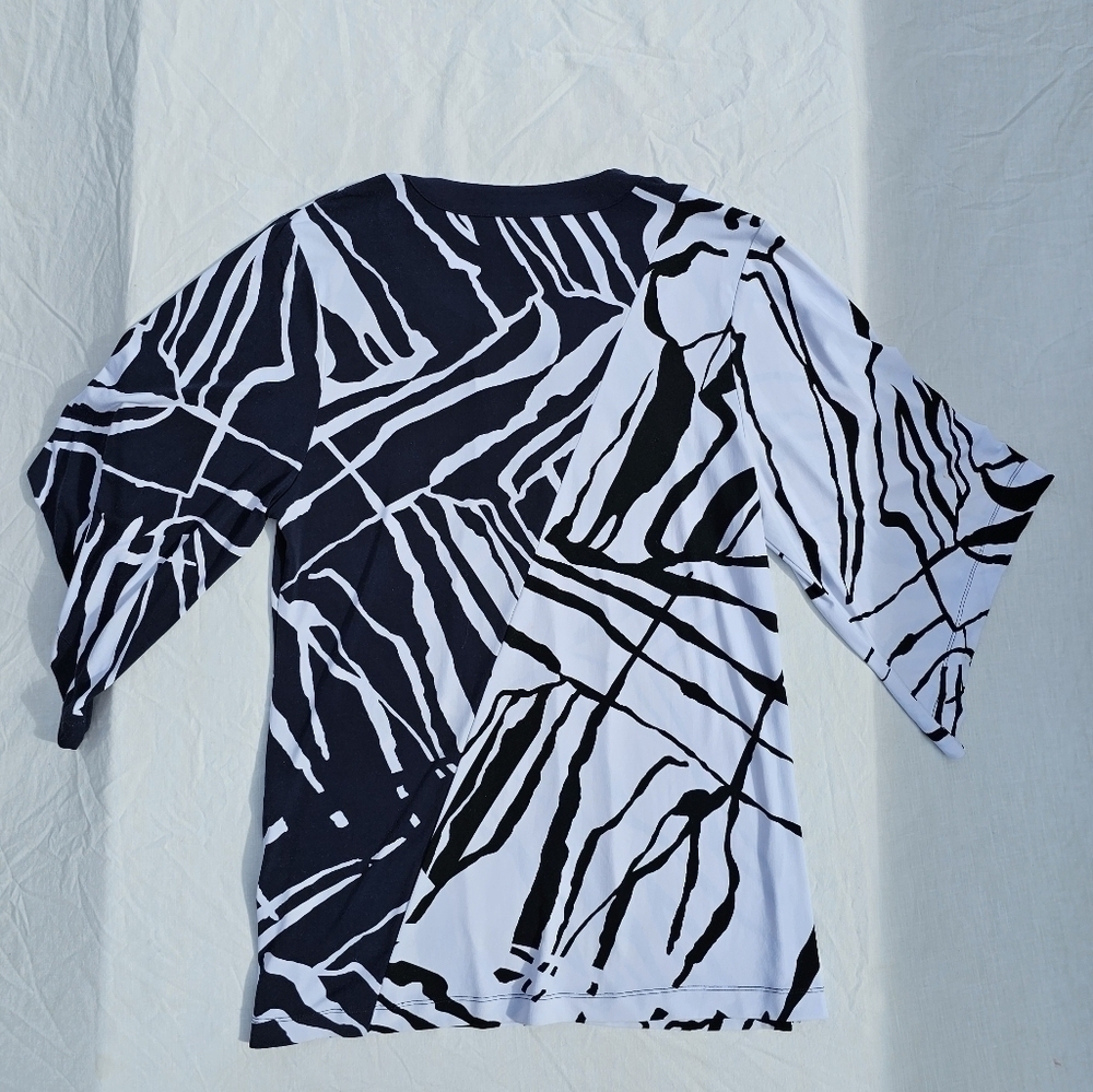 Dana Buchman Blue and white Tunic Style Top Size medium - Picture 11 of 11